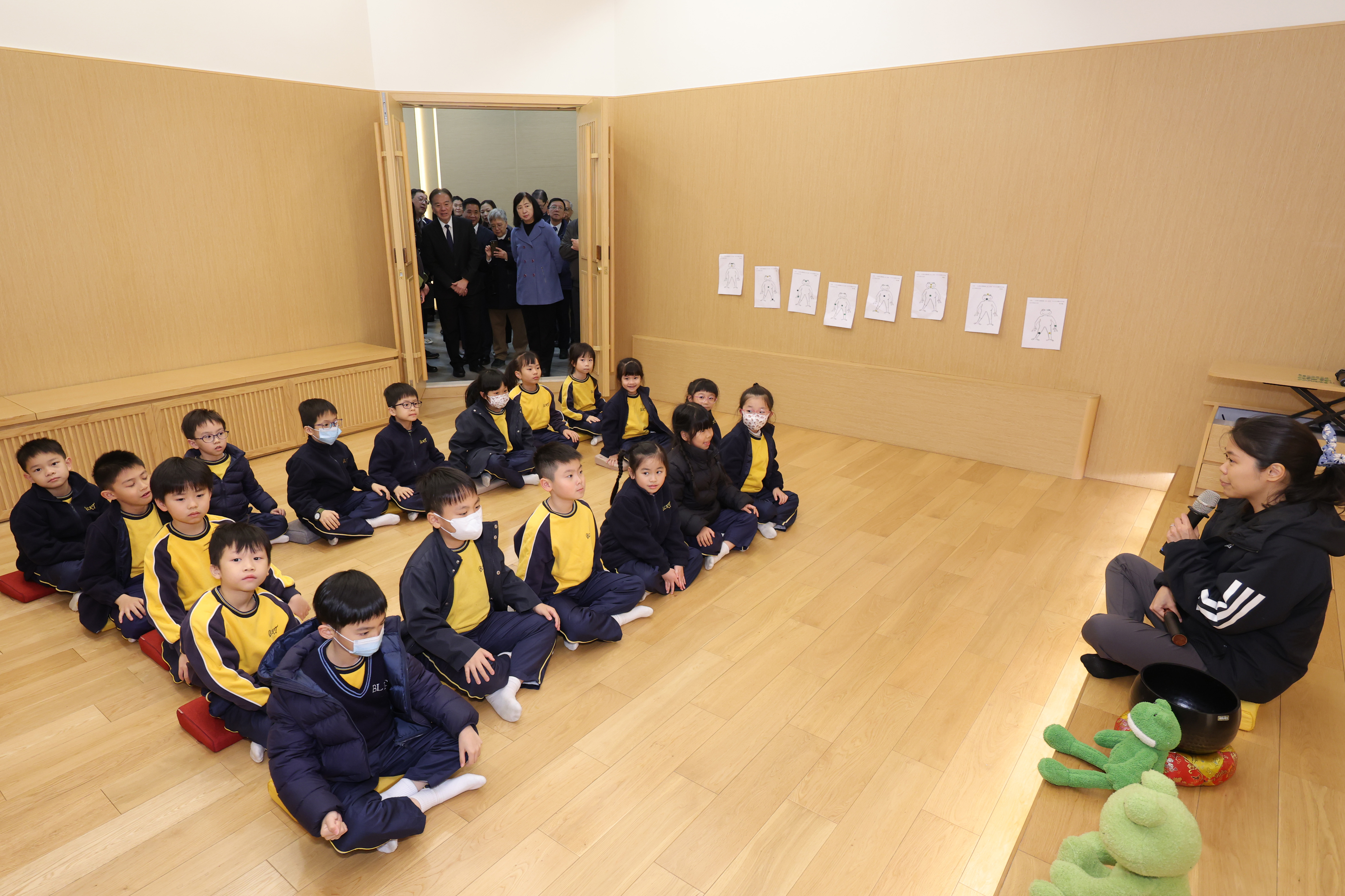 教育統籌委員會到訪小學了解推廣學生精神健康工作 的照片